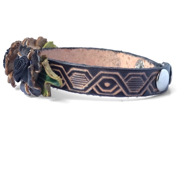 1 LEFT! Genuine Leather Handmade Handcrafted Mini Floral Bracelet - Picture 3 of 4